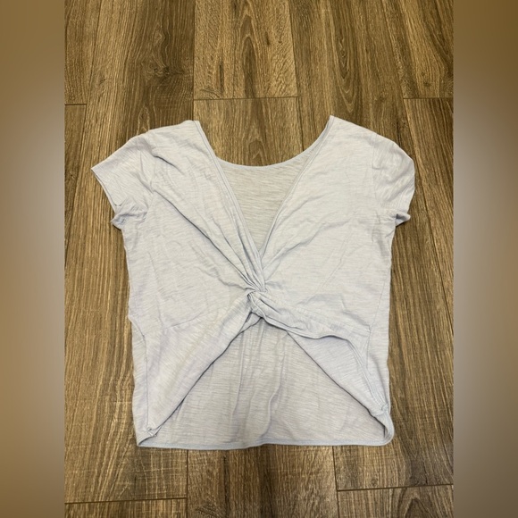 Abercrombie & Fitch Women’s Light Blue Twisted Back Cropped T Shirt Size S - Picture 3 of 3